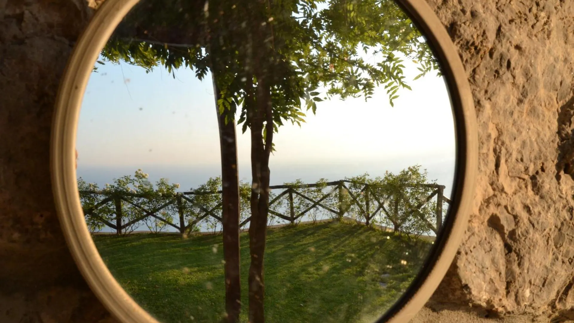Villa Santa Rosa Con Jacuzzi E Vista Panoramica Amalfi Holiday home