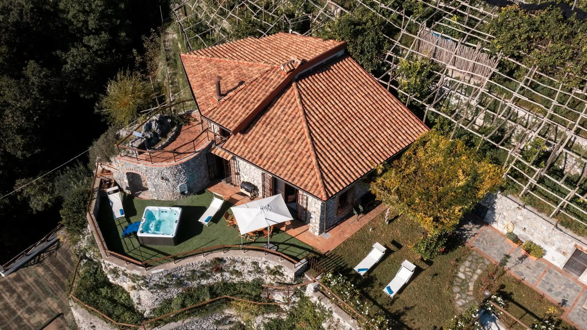 Holiday home Villa Santa Rosa Con Jacuzzi E Vista Panoramica Amalfi