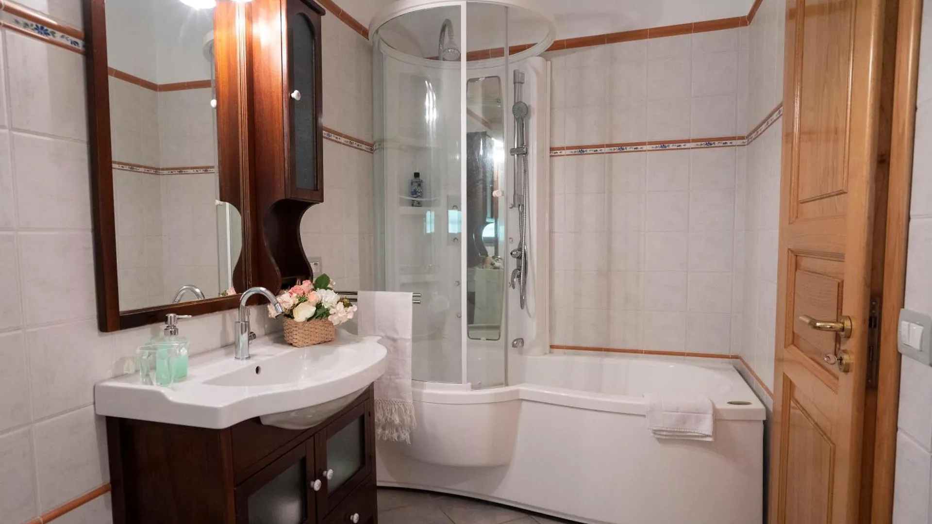 Villa Santa Rosa Con Jacuzzi E Vista Panoramica Amalfi 0*,  Italy