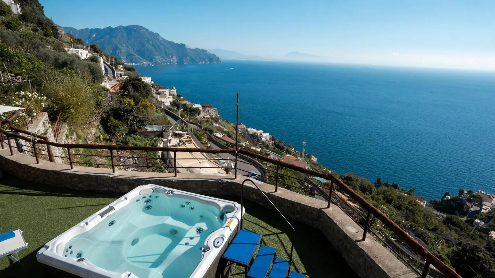 Villa Santa Rosa Con Jacuzzi E Vista Panoramica Amalfi Holiday home