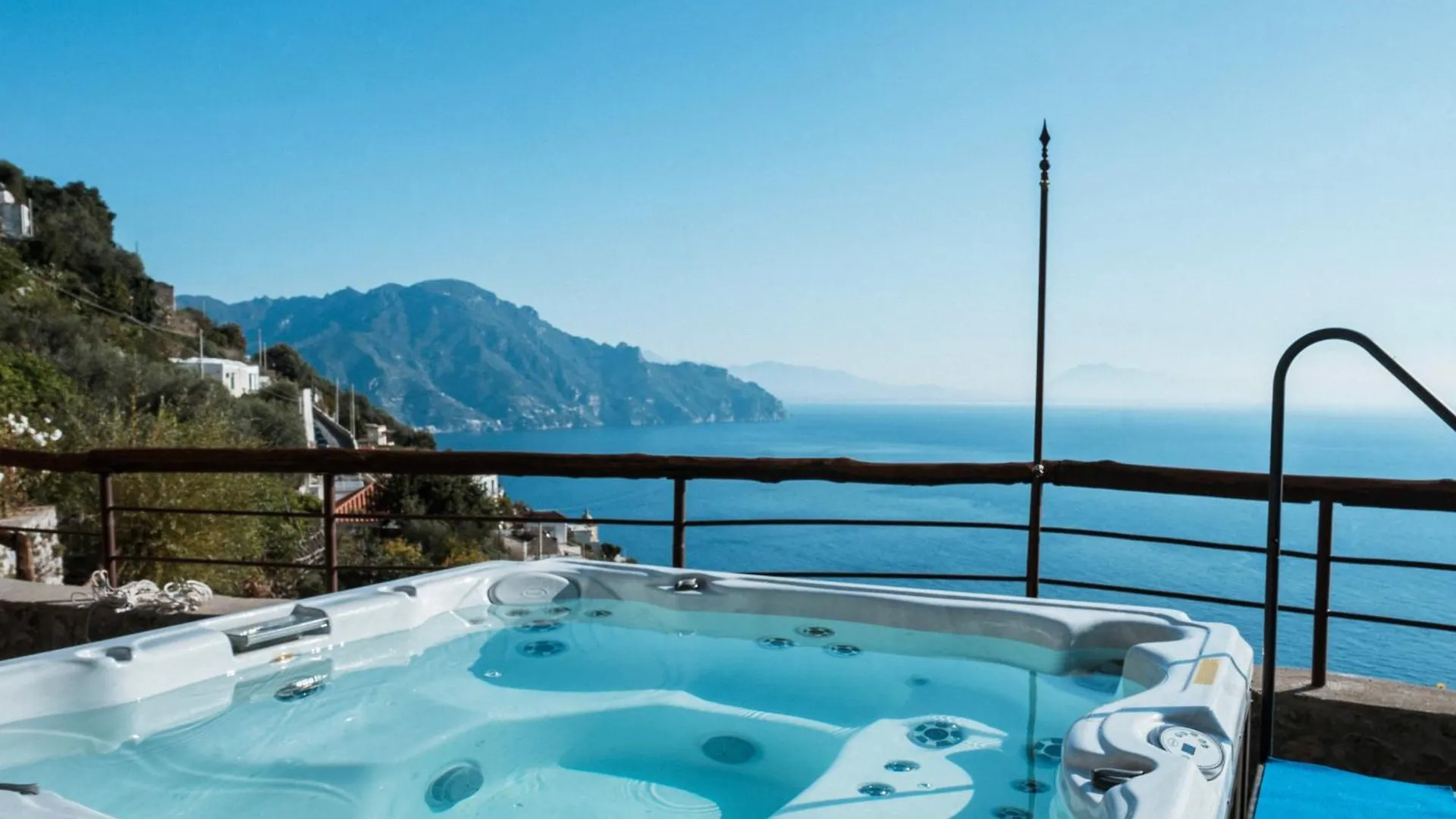 Holiday home Villa Santa Rosa Con Jacuzzi E Vista Panoramica Amalfi