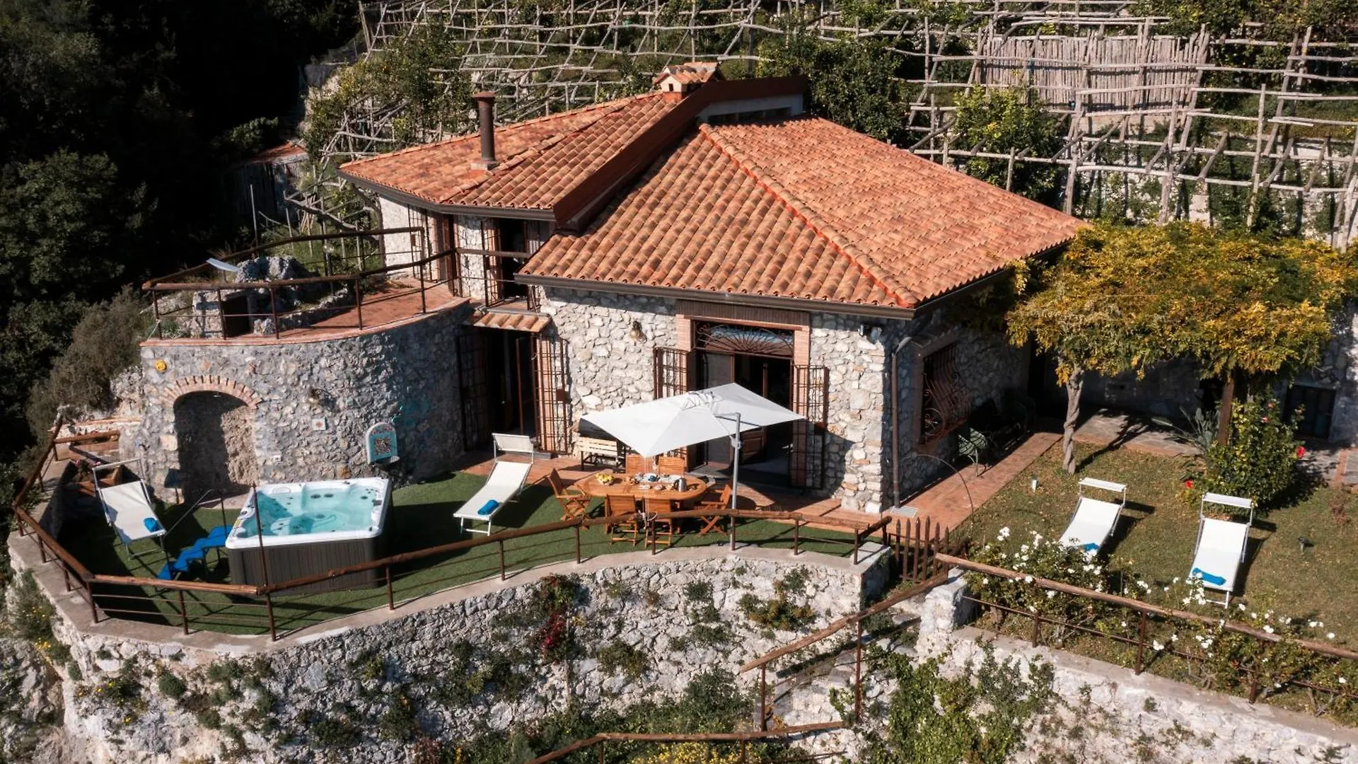 Villa Santa Rosa Con Jacuzzi E Vista Panoramica Amalfi 0*,  Italy